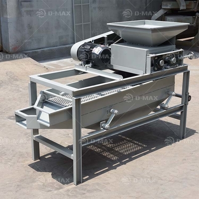 Macchina automatica per la deposizione di noccioline e di mandorle per impianti di trasformazione di noccioline